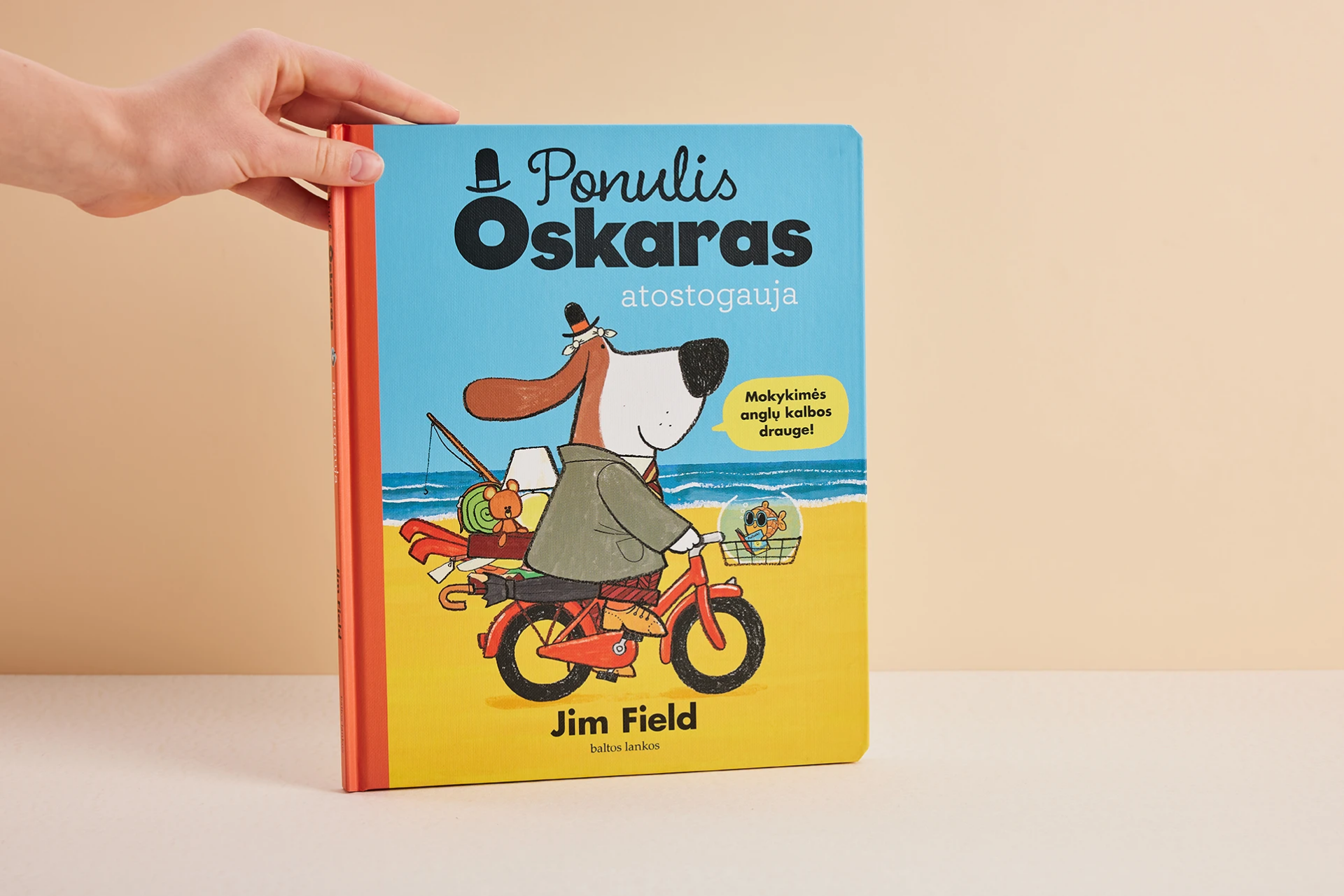 Illustriertes Buch "Ponulis Oskaras atostogauja"